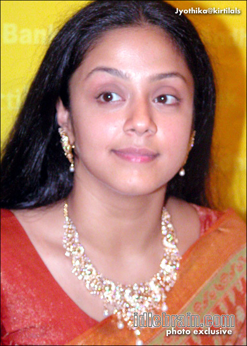 jyothika launches swarnapurnam scheme